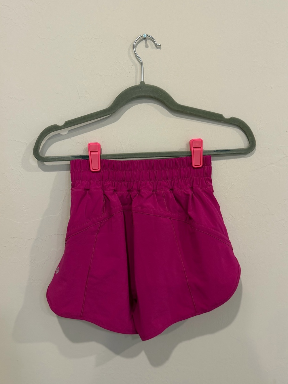 Lululemon Ripened Raspberry Track That High Rise Lined Short 3" Size 4 - Picture 3 of 4